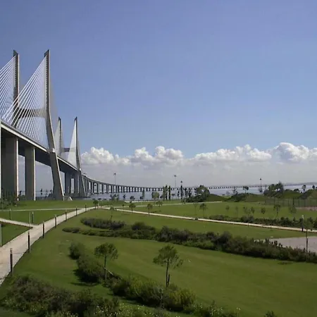 Апартаменти A View To The River Tejo By Sixtyfive Boutique Лісабон